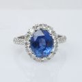 Natural Blue Sapphire 3.65 carats set in Platinum Ring with Diamonds / GIA Report