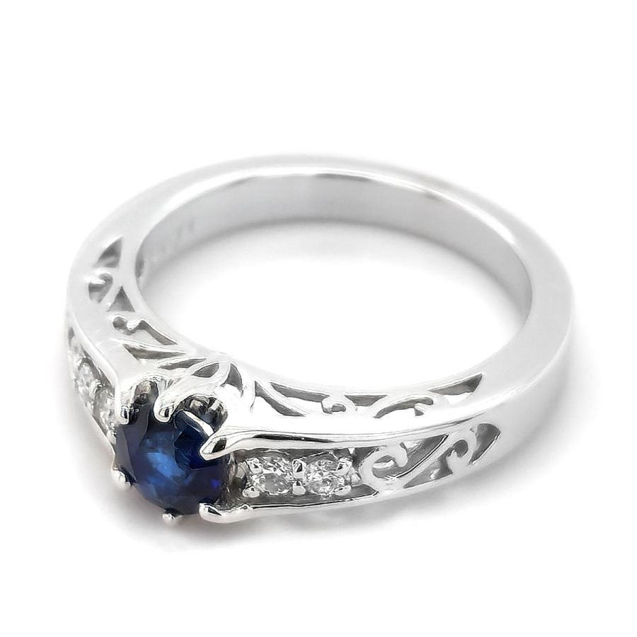 Natural Blue Sapphire 0.71 carats set in 14K White Gold Ring with 0.11 carats Diamonds 