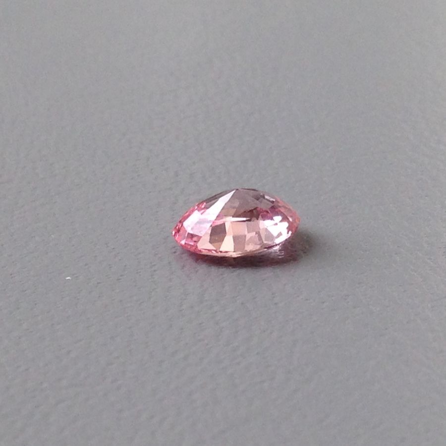 Natural  Unheated Padparadscha Sapphire orange pink color oval shape 1.15 carats with GIA Report