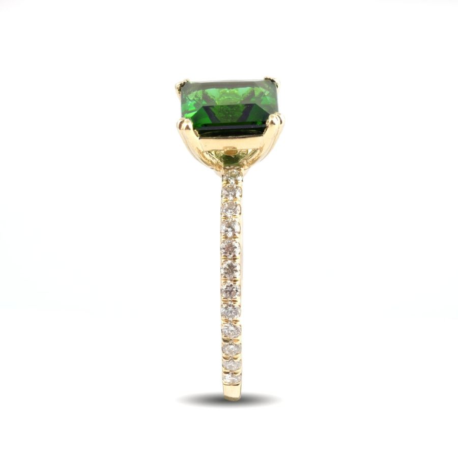 Natural Green Tourmaline 1.66 carats set in 14K Yellow Gold Ring with 0.26 carats Diamonds
