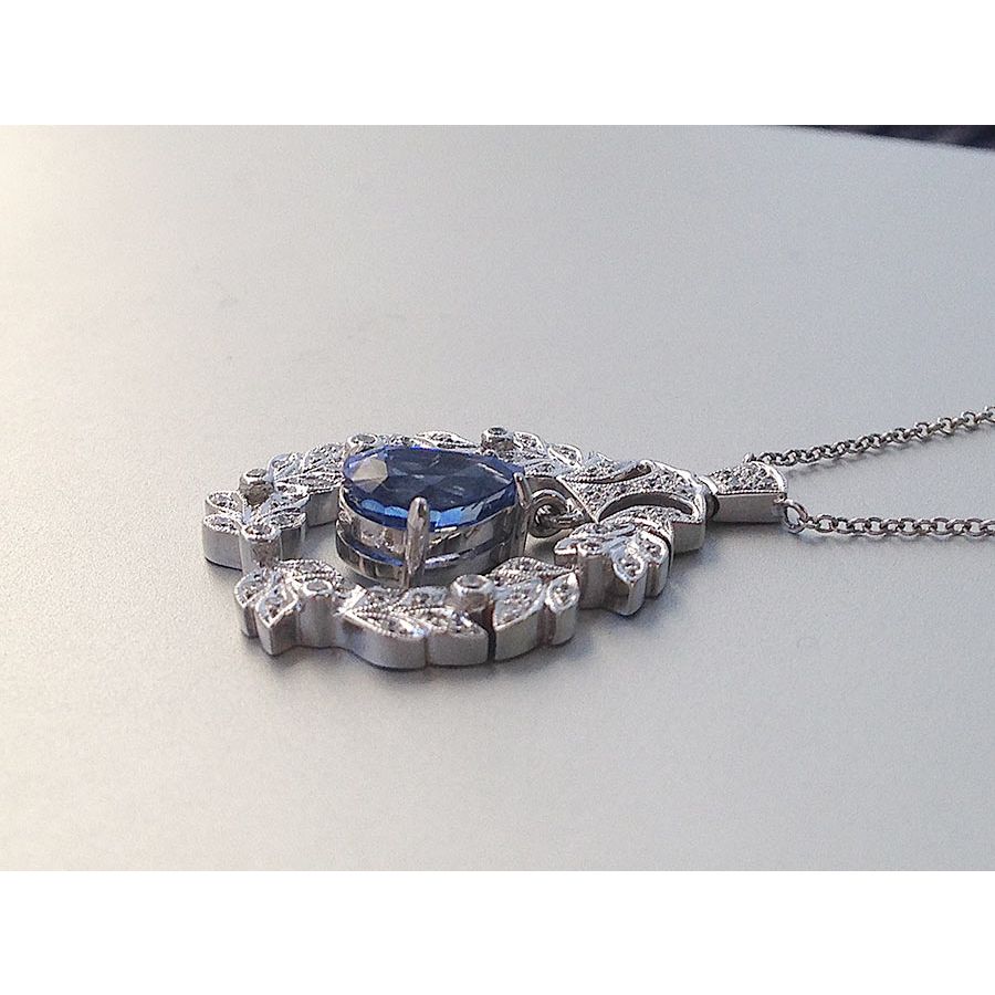 Natural Blue Sapphire 2.00 carats set in 18K White Gold Pendant with 0.40 carats Diamonds 