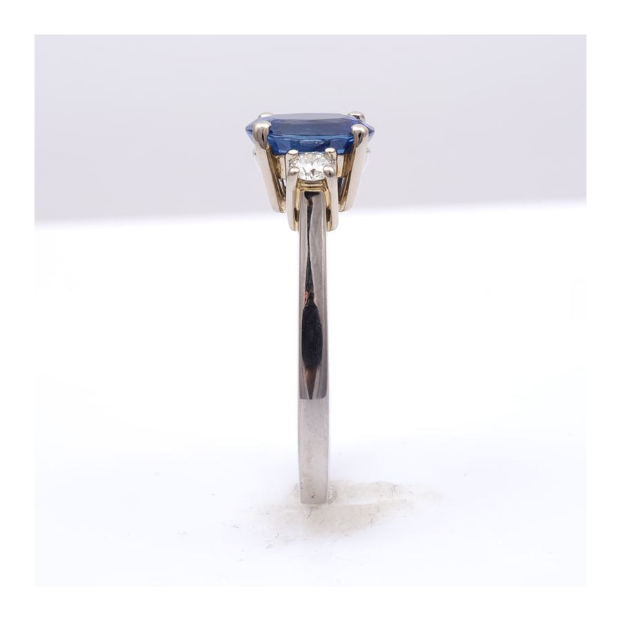 Natural Unheated Blue Sapphire 2.20 carats set in 14K White Gold Ring with 0.21 carats Diamonds / GIA Report