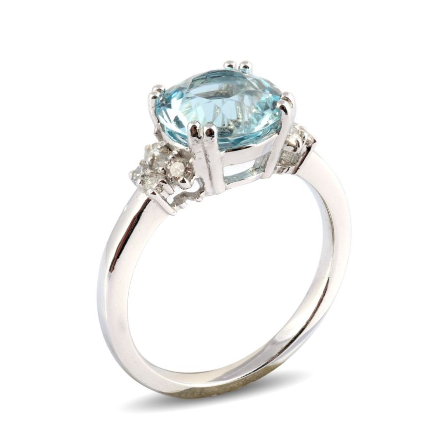 Natural Aquamarine 2.40 carats set in 14K White Gold Ring with 0.24 carats Diamonds