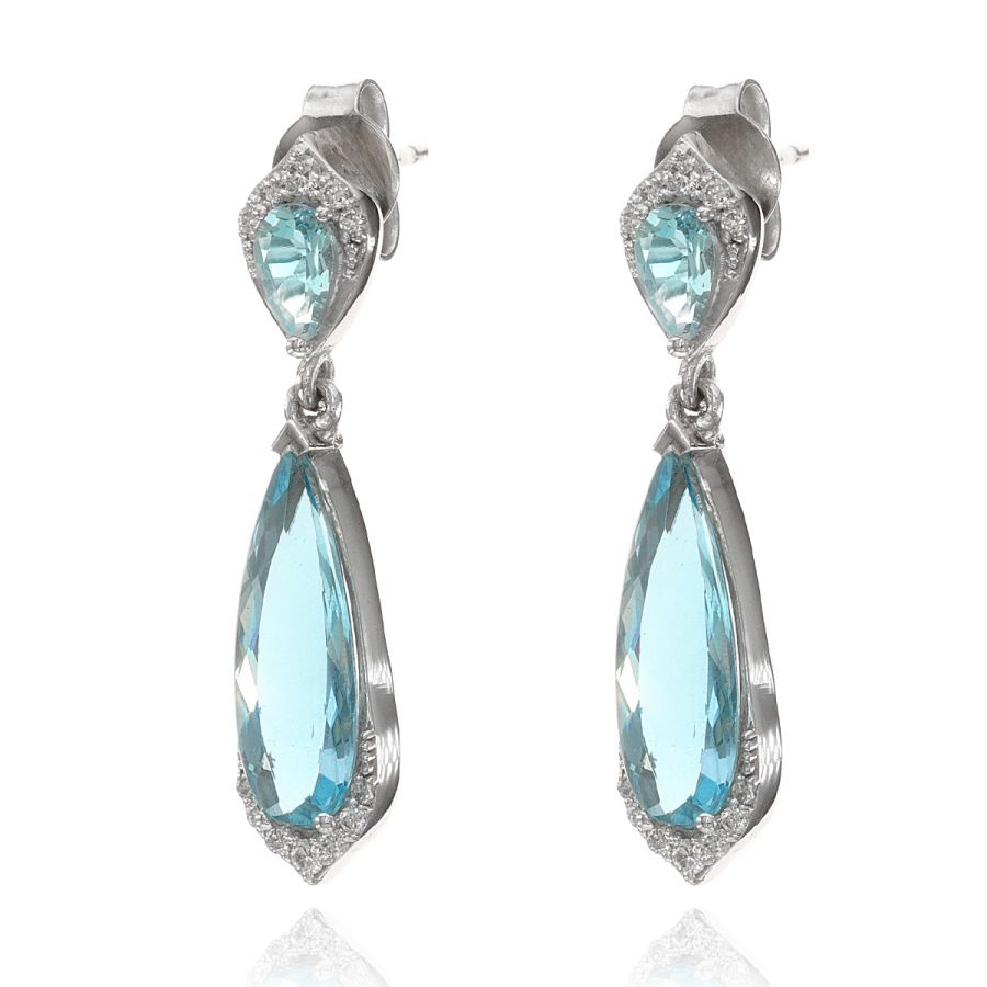 Natural Aquamarines 3.14 carats set in 18K White Gold Earrings with 0.15 carats Diamonds 