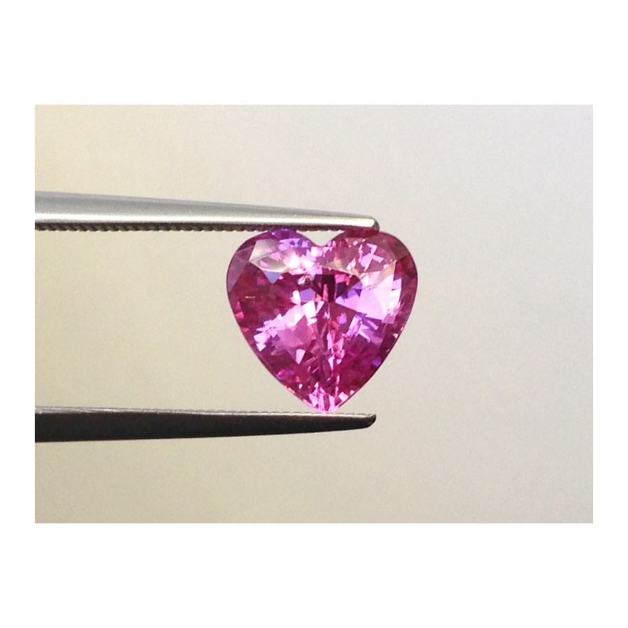 Natural Heated Pink Sapphire purplish pink color heart shape 3.22 carats with GIA Report 