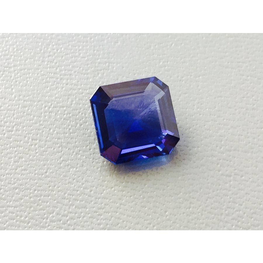 Natural Heated Blue Sapphire 5.13 carats with GIA Report 