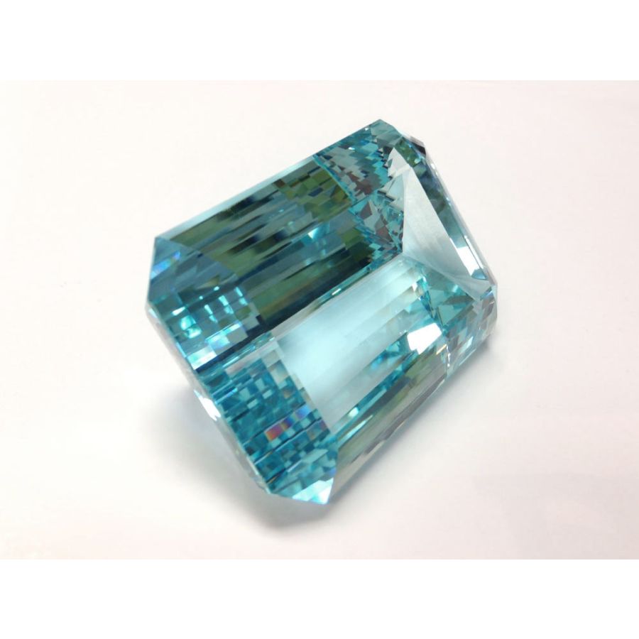 Natural Aquamarine light blue color octagonal shape 636.21 carats 