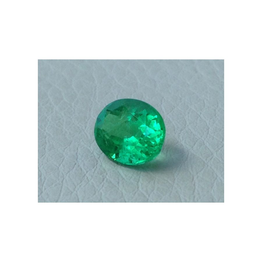 Natural Emerald green color oval shape 1.34 carats
