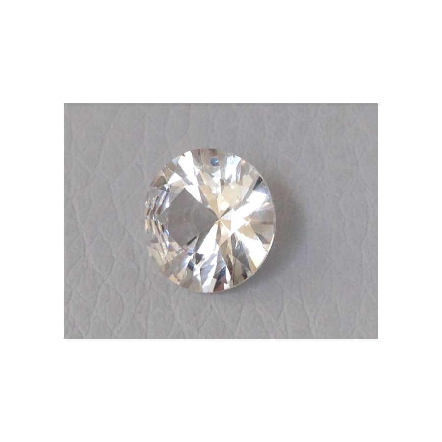Natural Heated White Sapphire near coloress round shape 2.90 carats with GIA Report