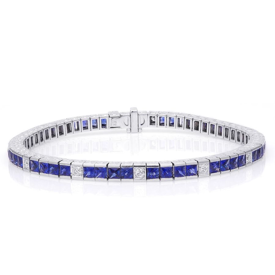 Natural Blue Sapphires 8.52 carats set in 18K White Gold Bracelet with 0.69 carats Diamonds 