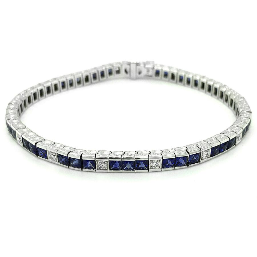 Natural Blue Sapphires 8.65 carats set in 18K White Gold Bracelet with 0.72 carats Diamonds 