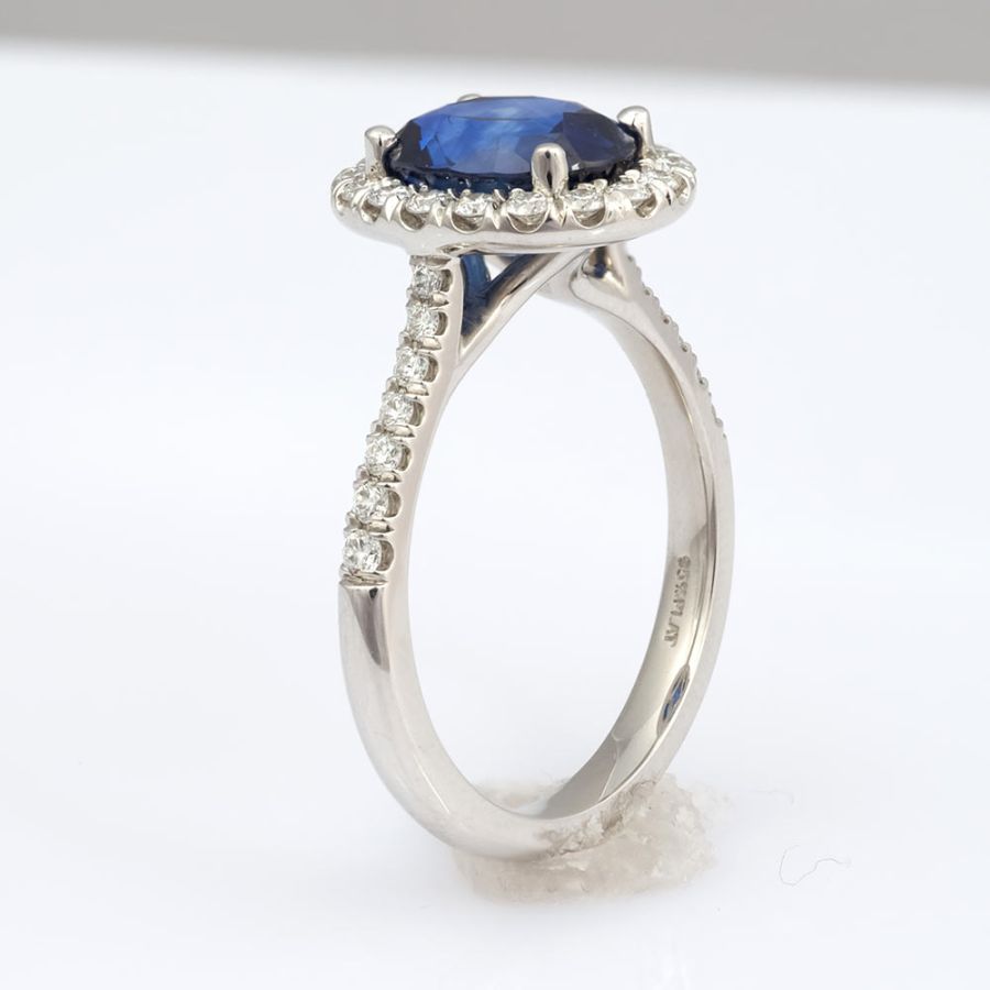 Natural Unheated Blue Sapphire 2.71 carats set in Platinum Ring with  0.40 carats Diamonds / GIA Report