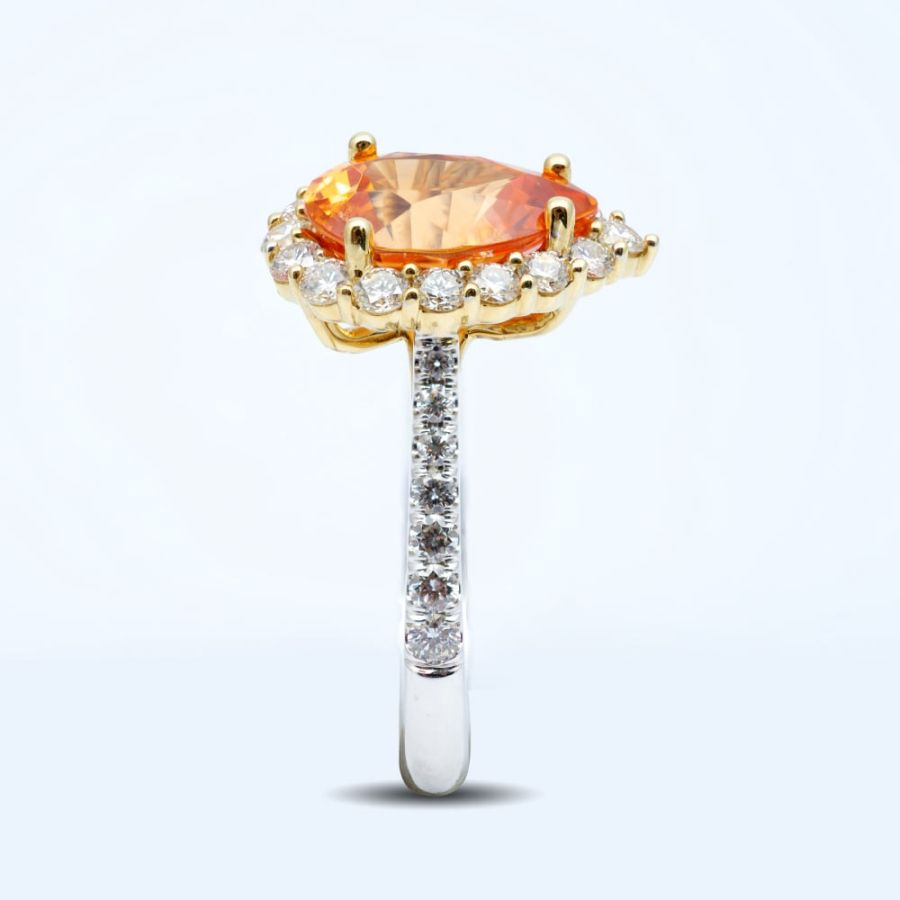 Natural Mandarin Garnet 3.82 carats set in 18K White and Yellow Gold Ring with 0.80 carats Diamonds 