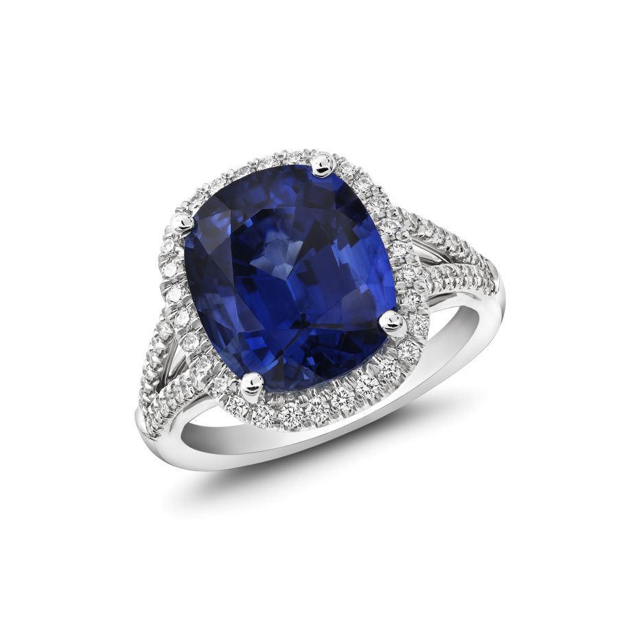 Natural Blue Sapphire 8.54 carats set in Platinum Ring with 0.51 carats Diamonds / GIA Report