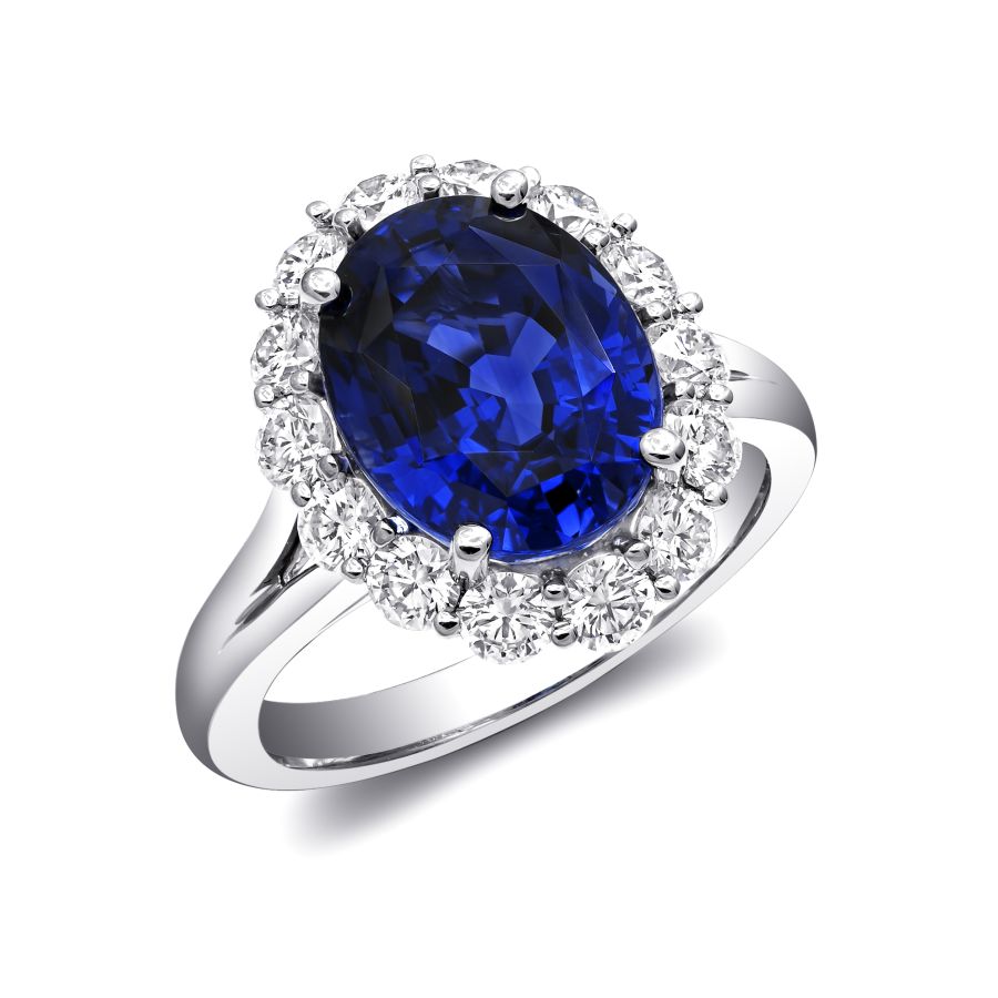 Natural Blue Sapphire 5.64 carats set in Platinum Ring with 1.07 carats Diamonds with GIA Report