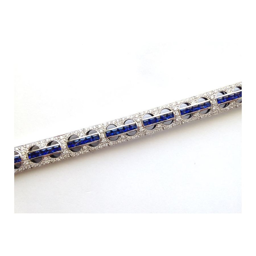 Natural Blue Sapphires 5.88 carats set in 18K White Gold Bracelet with 1.67 carats Diamonds 