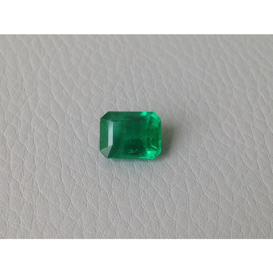 Natural Colombian Emerald octagonal shape 2.57 carats with GIA Report