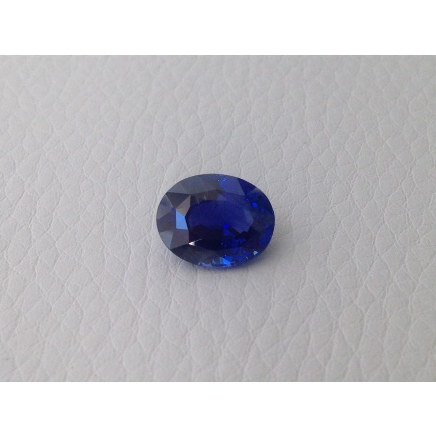 Natural Unheated Blue Sapphire deep blue color oval shape 4.00 carats with GIA Report / video