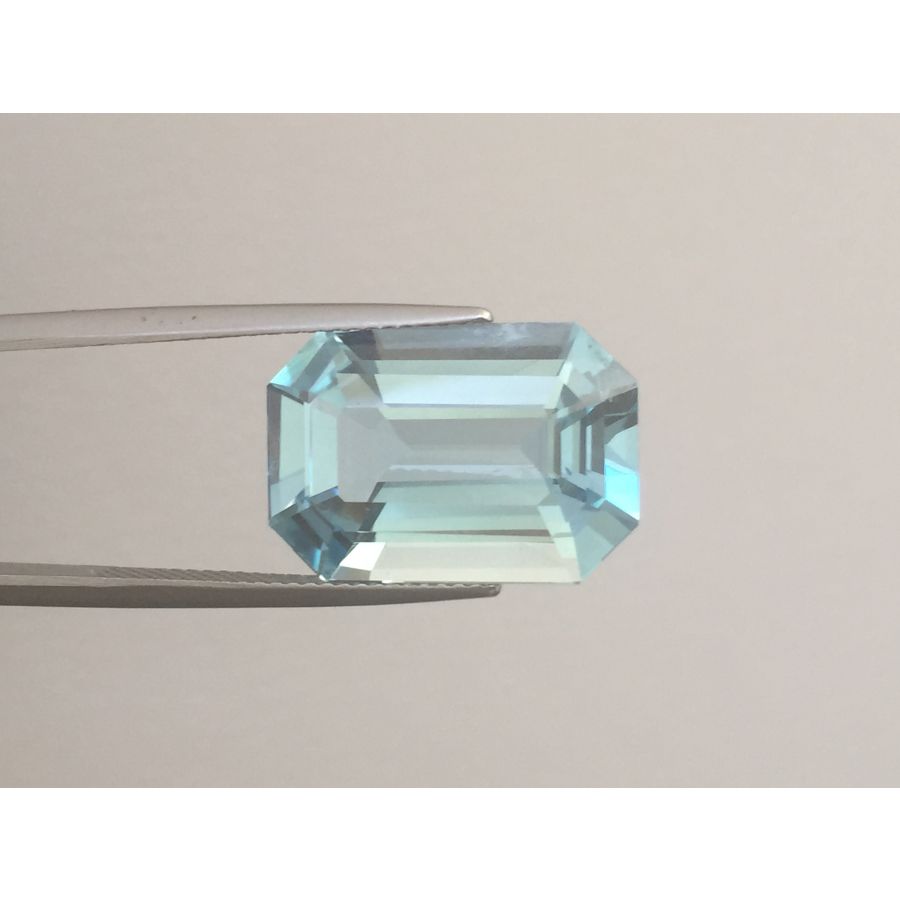 Natural Aquamarine light blue color radiant shape 10.70 carats