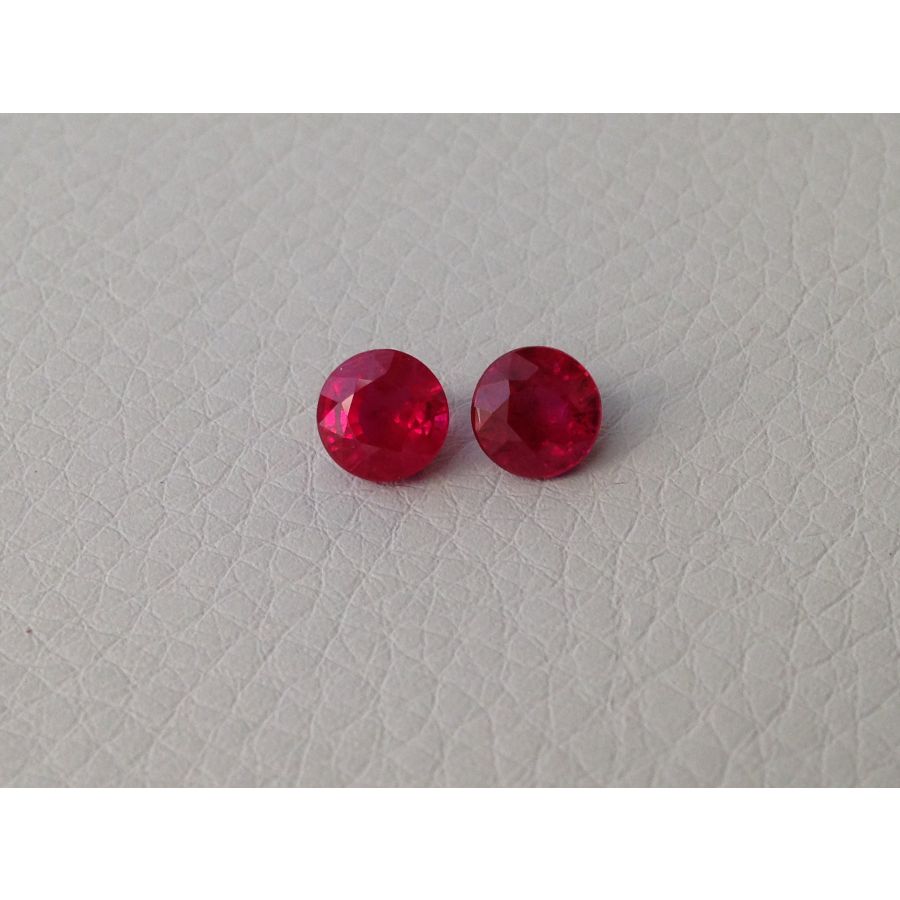 Natural Heated Ruby vivid red round shape 2.33 carats Pair