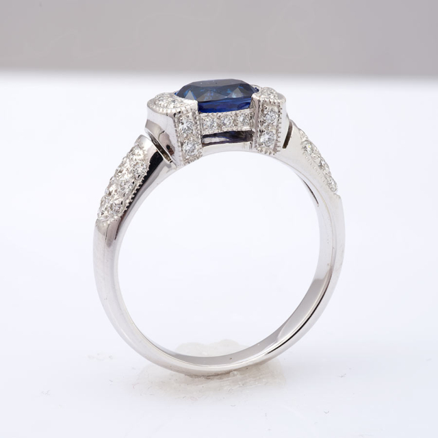 Natural Blue Sapphire 1.00 carat set in 18K White Gold Ring with 0.30 carats Diamonds