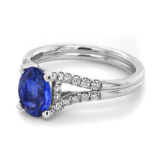 Natural Blue Sapphire 1.33 carats set in 14K White Gold Ring with 0.28 carats  Diamonds