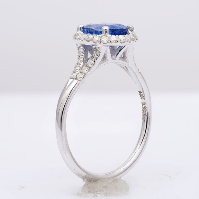 Natural Blue Sapphire 1.63 carats set in 14K White Gold Ring with 0.36 carats Diamonds 