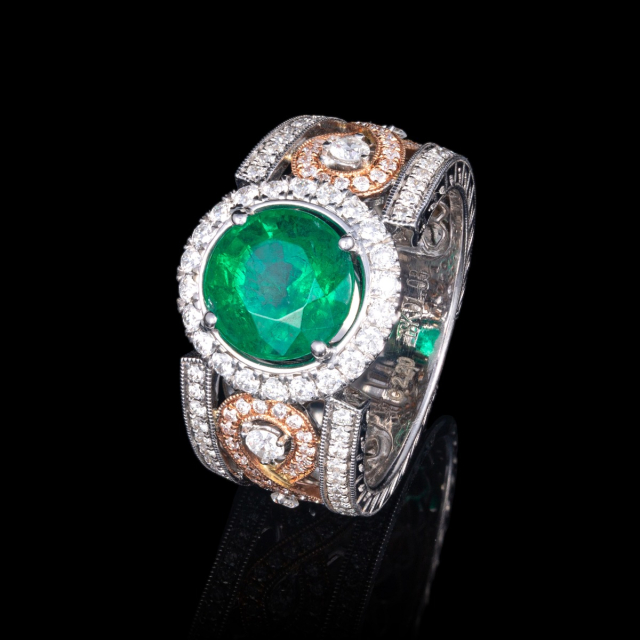 Notebook Varen wenselijk Natural Brazilian Emerald 2.20 carats set in 18K Rose and White Gold Ring  with 1.08 carats Diamonds / GIA Report / Jupitergem