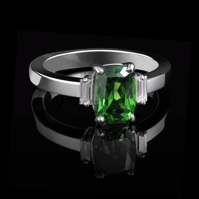 Natural Tsavorite 2.20 carats set in 18K White Gold Ring with 0.21 carats Diamonds