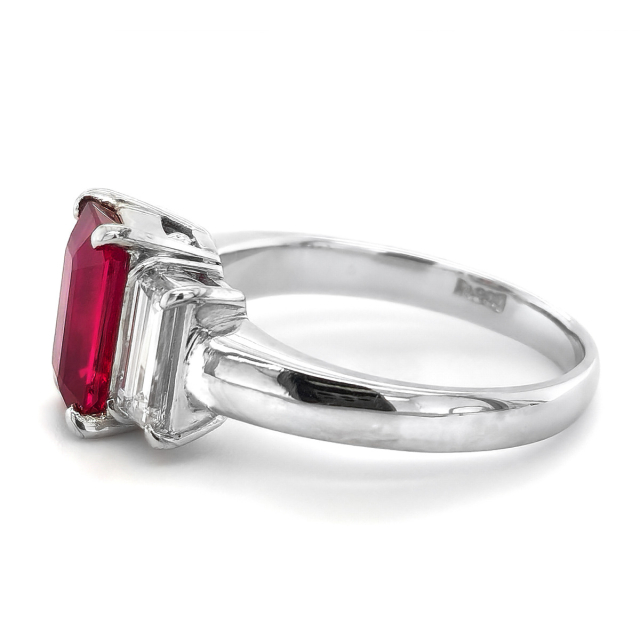 Natural Burma Ruby 2.26 carats set in Platinum Ring with 1.02 carats Diamonds / GIA Report