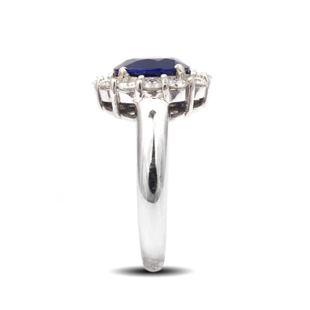 Natural Blue Sapphire 2.66 carats set in 18K White Gold Ring with 0.85 carats Diamonds / GIA Report