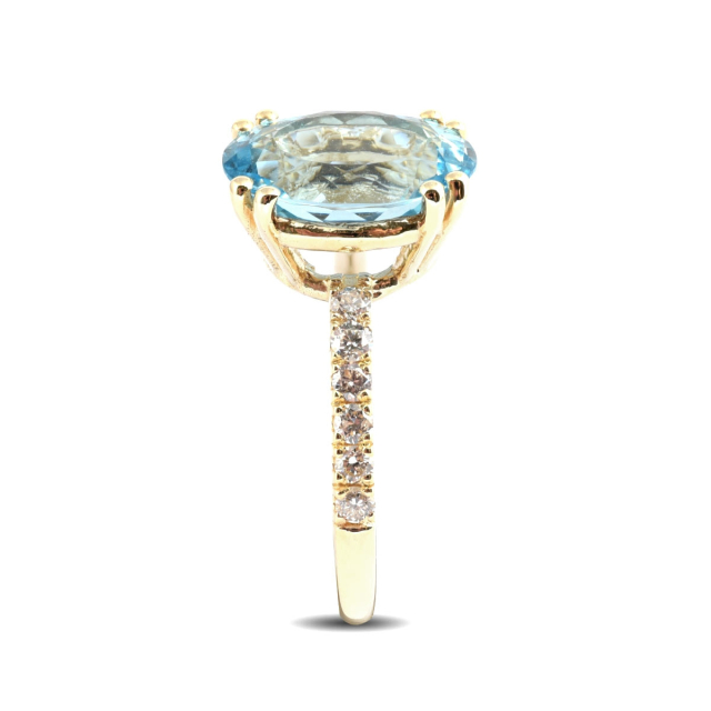 Natural Aquamarine 3.21 carats set in 14K Yellow Gold Ring with 0.27 carats Diamonds
