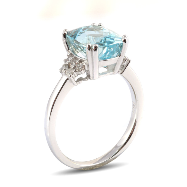 Natural Aquamarine 3.43 carats set in 14K White Gold Ring with 0.24 carats Diamonds