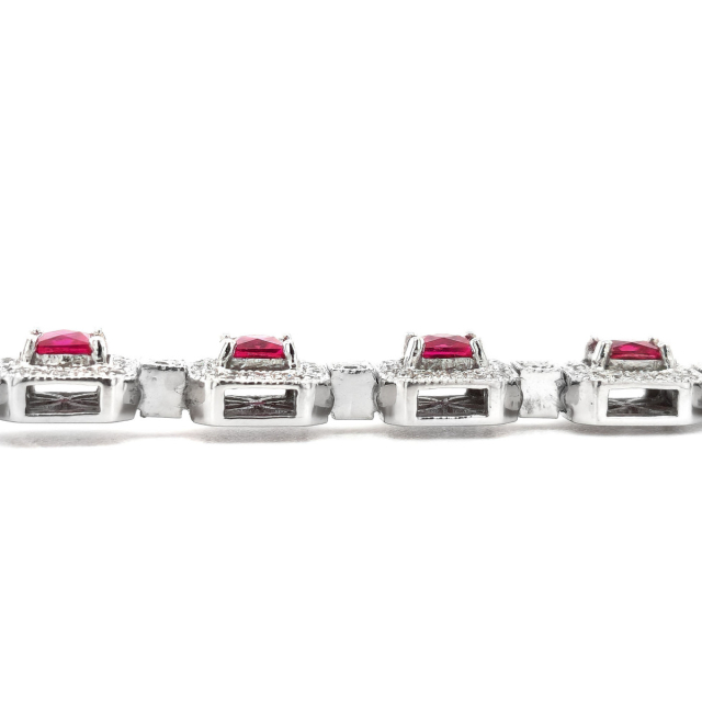 Natural Rubies 4.19 carats set in 18K White Gold Bracelet with 1.54 carats Diamonds 