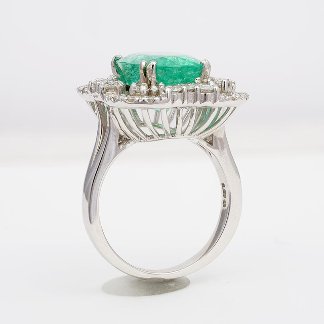 Extremely Rare Tourmaline Paraiba 6.89 carats set in 14K White Gold Ring with Diamonds / GIA Report - took stone off