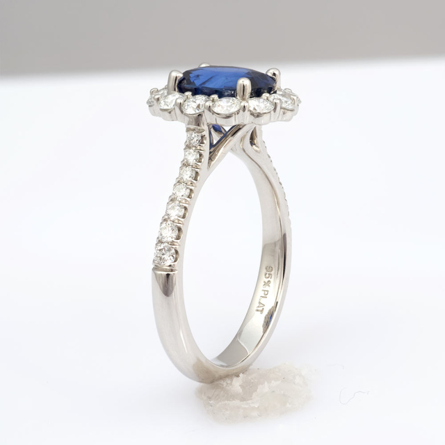 Natural Unheated Blue Sapphire 2.17 carats set in Platinum Ring with  0.86 carats Diamonds / GIA Report 