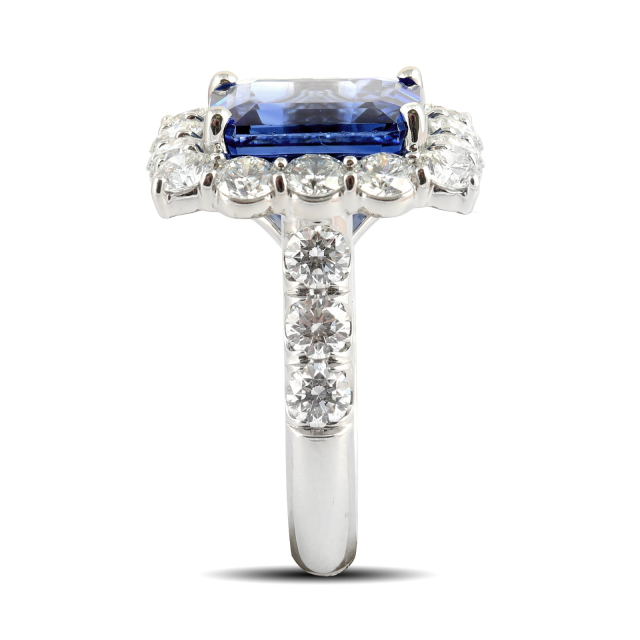 Natural Blue Sapphire 8.18 carats set in Platinum Ring with 3.06 carats Diamonds / GIA Report