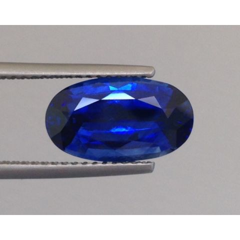 Natural Heated Blue Sapphire blue color oval shape 4.05 carats with GIA Report - made ring