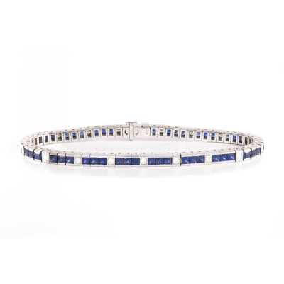 Natural Blue Sapphires 5.78 carats set in 18K White Gold Bracelet with 0.50 carats Diamonds 
